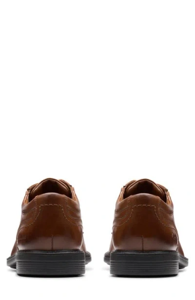 Clarks Wide Width Dresslite Cap Toe Oxford In Brown