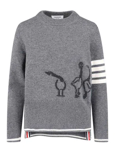Thom Browne Geese Intarsia Boxy Virgin Wool Crewneck Sweater In Gray