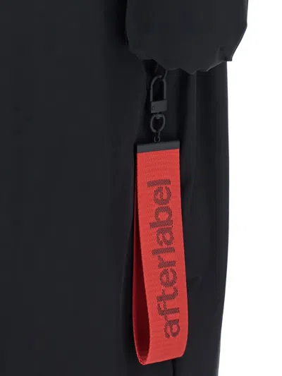 宽翻领束腰外套