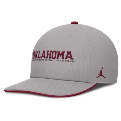 Jordan Men's Gray Oklahoma Sooners 2025 On-field Pro Performance Adjustable Hat In Gray