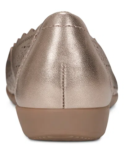 Earth Women's Bria Casual Flat In Black