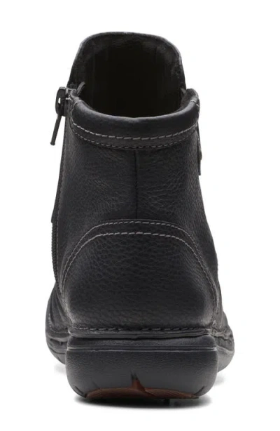 Clarks ® Un Loop Top Boot In Black