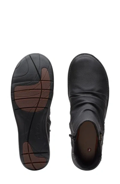 Clarks ® Un Loop Top Boot In Black