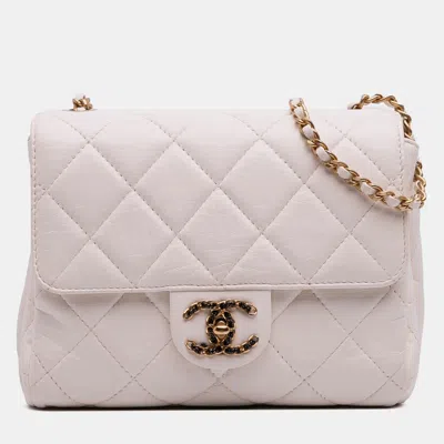 Pre-owned Chanel White Cc Quilted Aged Calfskin Accordion Flap