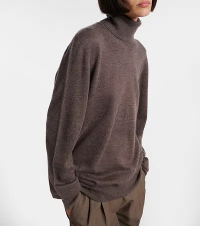 LIZZY羊绒高领毛衣