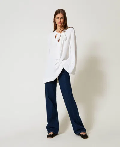 Twinset Blouse En Crêpe De Chine Avec Naud In White
