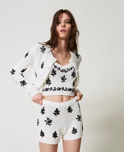 Twinset Short En Maille Avec Broderies Florales In Multi