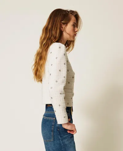 Actitude By Twinset Blouson En Tissu Bouclé Avec Broderies In White