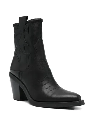 Ash Boots In Black
