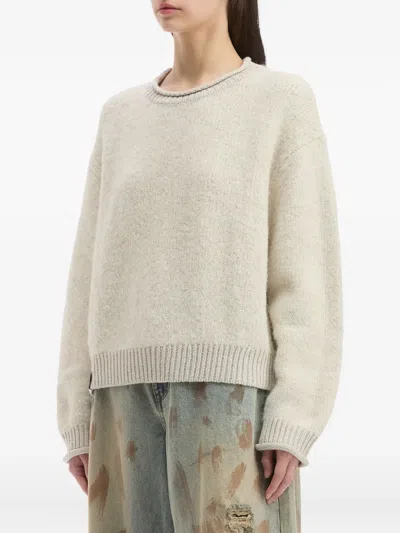 罗纹袖口圆领毛衣