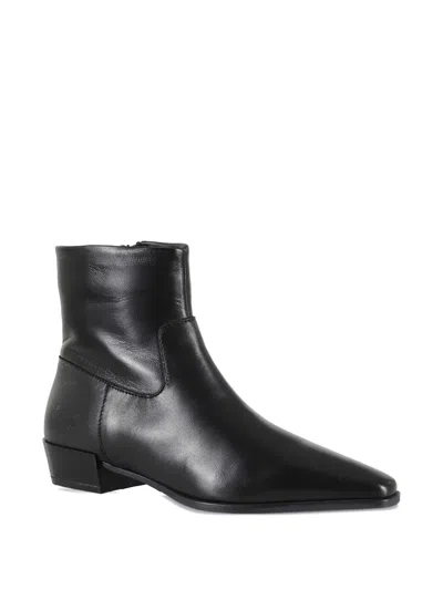 Copenhagen Studios Leather Pointed-toe Zip Ankle Boots In Black