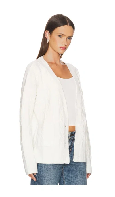 More To Come Annabelle Å¼€è¡« Â€“ Ç™½è‰². Å°ºç � L (also Â€“ M, S, Xs). In White