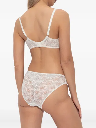 Hanro Ruby Embroidered Bra In Neutral