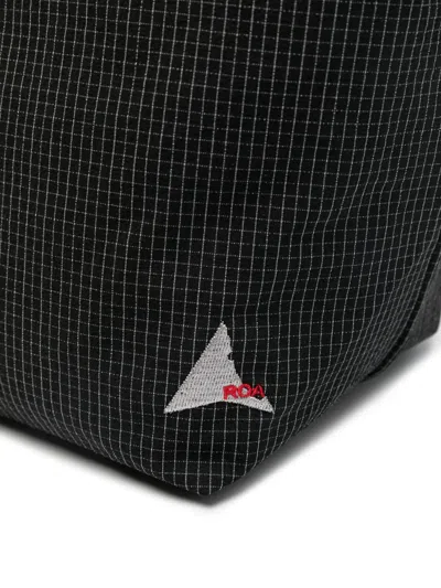 GRID-PATTERN TOP-HANDLE SHOULDER BAG