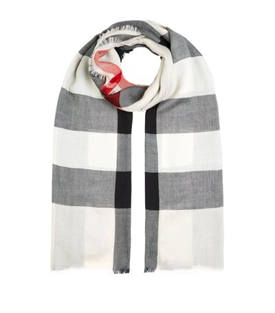 Burberry The Lightweight Check Cashmere Scarf In Neutrals