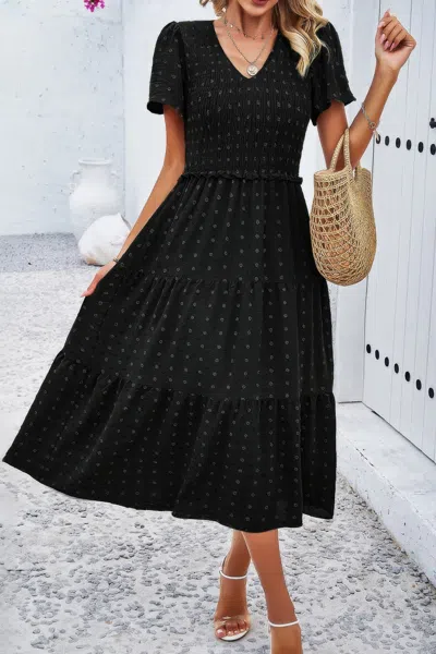 Truedames Elegant Ruched V Neck Short Sleeve Pleated Dress In Black