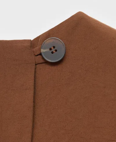 Mango Back Button Crop Top In Brown