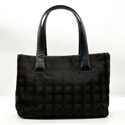 Pre-owned Chanel New Travel Line Brown Nylon Leather Shoulder Bag ()