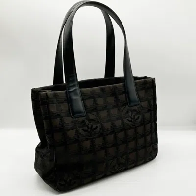 Pre-owned Chanel New Travel Line Brown Nylon Leather Shoulder Bag ()