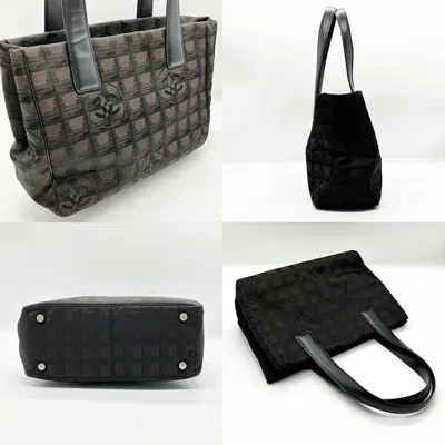 Pre-owned Chanel New Travel Line Brown Nylon Leather Shoulder Bag ()