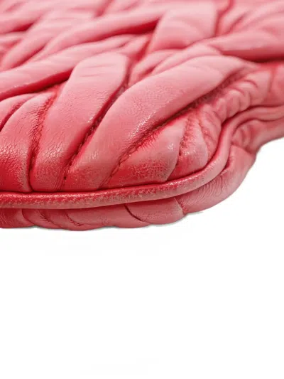 Pre-owned Miu Miu 00s Matelassé-effect Leather Shoulder Bag In Red