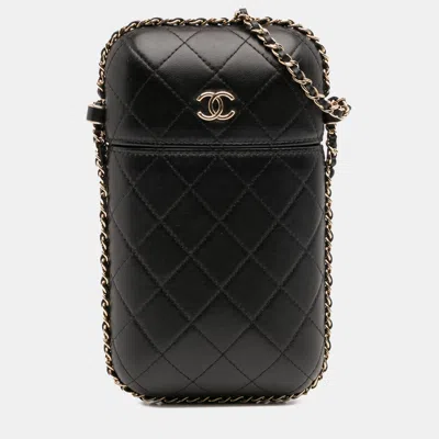 Pre-owned Chanel Black Cc Quilted Lambskin Chain Around Phone Holder