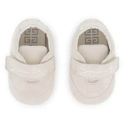 Givenchy Sneakers With Logo In White