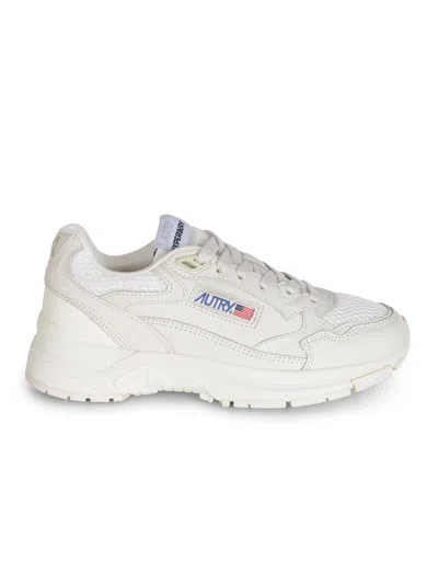Autry Hyperway Sneakers In Whisper White Laminated Leather And Mesh In White