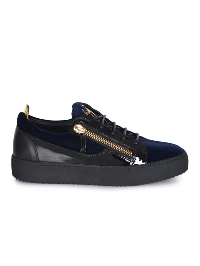 Giuseppe Zanotti Zip-detailed Low-top Sneakers In Black