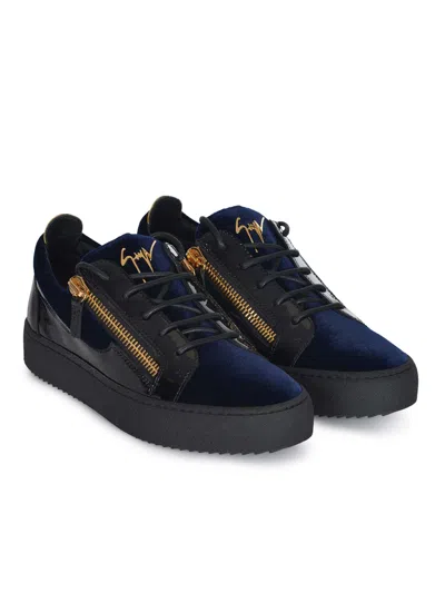 Giuseppe Zanotti Zip-detailed Low-top Sneakers In Black