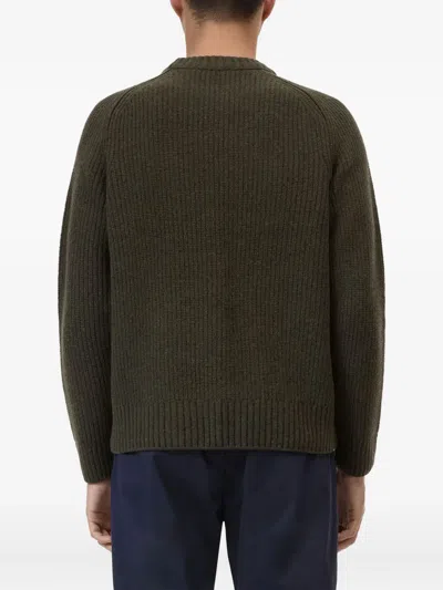 插肩式衣袖罗纹毛衣