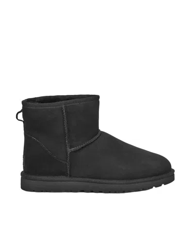Ugg Low-cut Ankle Boot With Sheepskin And Suede Upper In Black