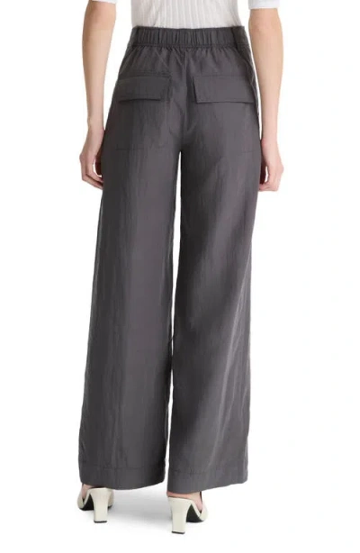 Vince Cotton Low-rise Utility Pant In Pebble