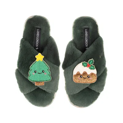 Laines London Women's Classic Slippers With Christmas Laines Lovables Pudding & Tree Brooches - Limited Edition Gr In Green