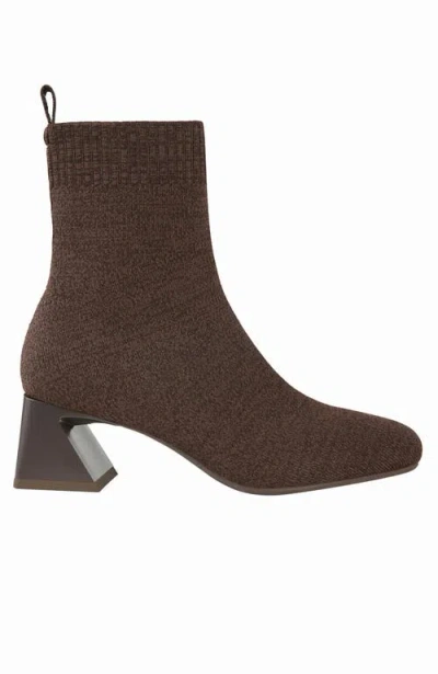 Vivaia Square-toe Water-repellent Heeled Boots In Brown