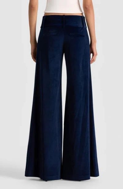 Alice And Olivia Olivia Velvet Pant In Blue