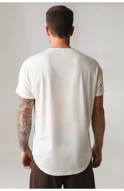 Vitality Adapt Tee In White