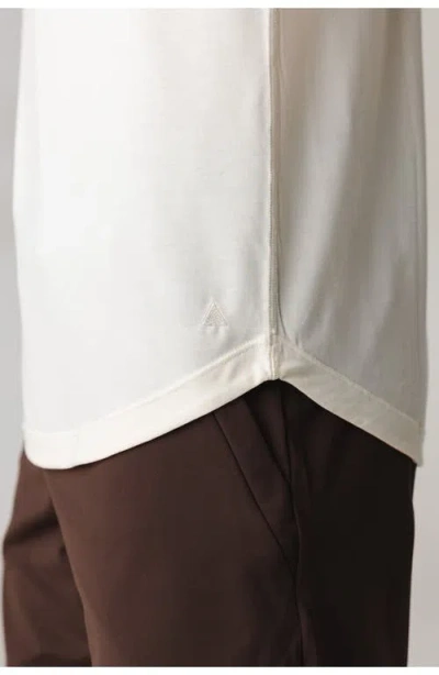 Vitality Adapt Tee In White