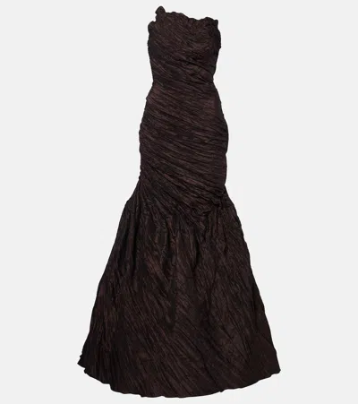 垂褶露肩紧身胸衣式长礼服