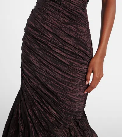 垂褶露肩紧身胸衣式长礼服