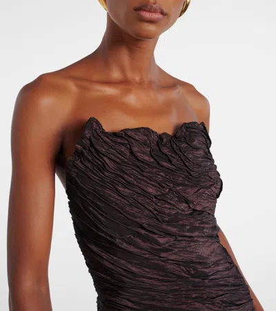 垂褶露肩紧身胸衣式长礼服