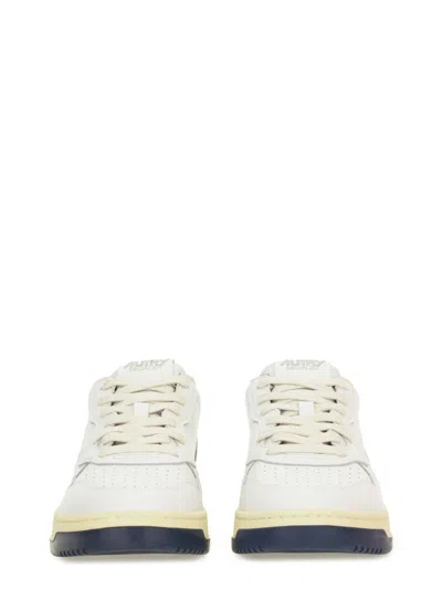 Autry X Maison Kitsune Autry X Maison Kitsuné Sneaker "medalist" Low In Neutral