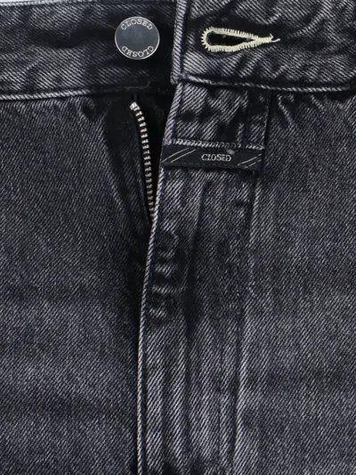 Closed Straight-cut Black Jeans With Traditional Five-pocket Design In Black
