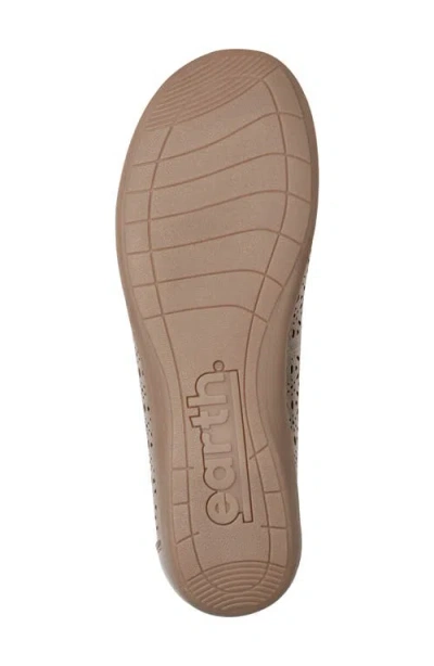 Earth Women's Bria Casual Flat In Brown