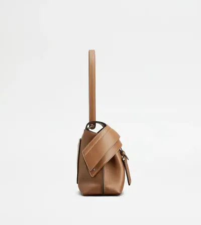 Tod's Medium Shoulder Bag Structured Shape In Brown