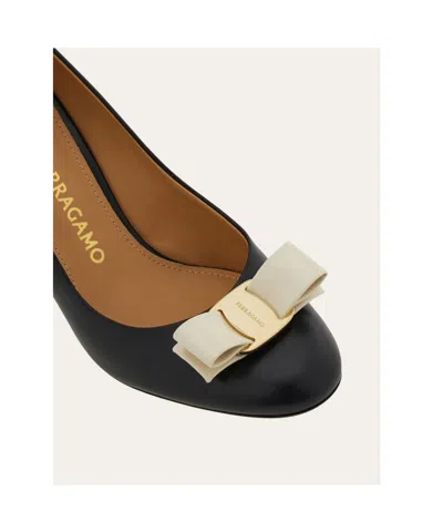Ferragamo Vara Bow Pump Shoe In Black