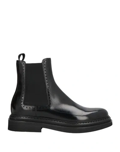 Dolce & Gabbana Black Leather Ankle Boot In Black