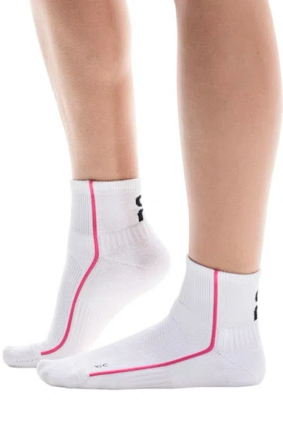 On Court Mid Socks In White