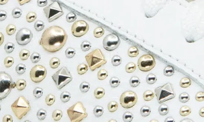 Frankie4 Mim V Stud Sneaker In White