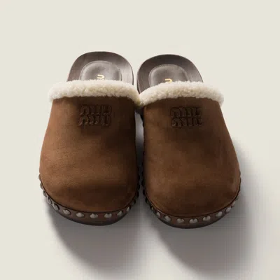 Miu Miu Suede Clogs In Brown